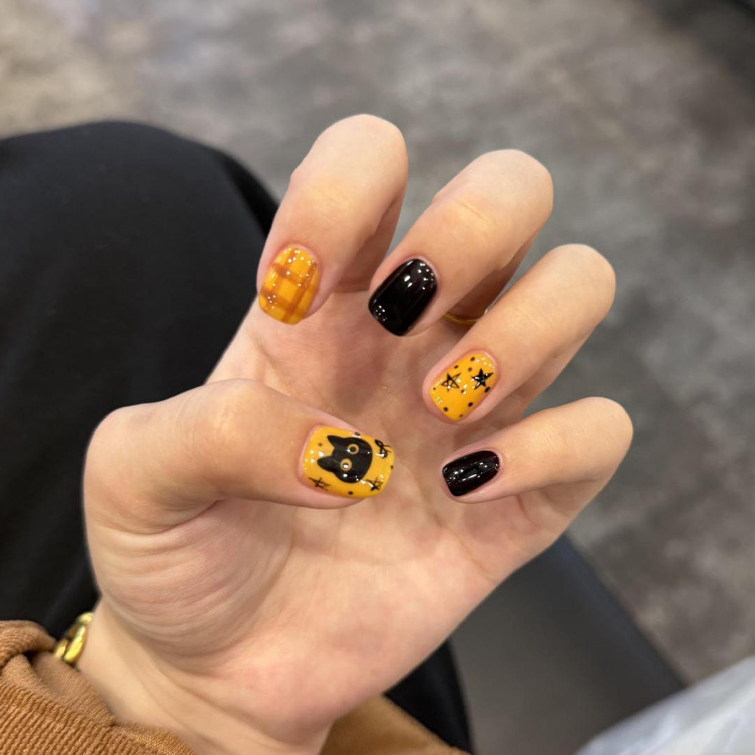 Kreative Nagelkunst mit Halloween-Motiv Karnz
