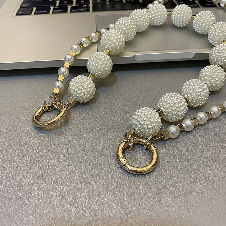 Eleganter Perlenbrillenhalter Karnz