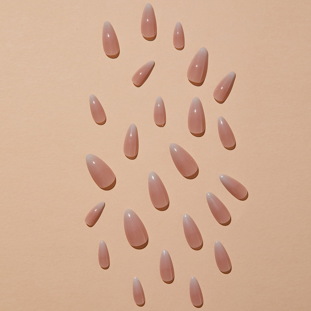 Künstliche Nagelspitzen mit eleganter Form Karnz