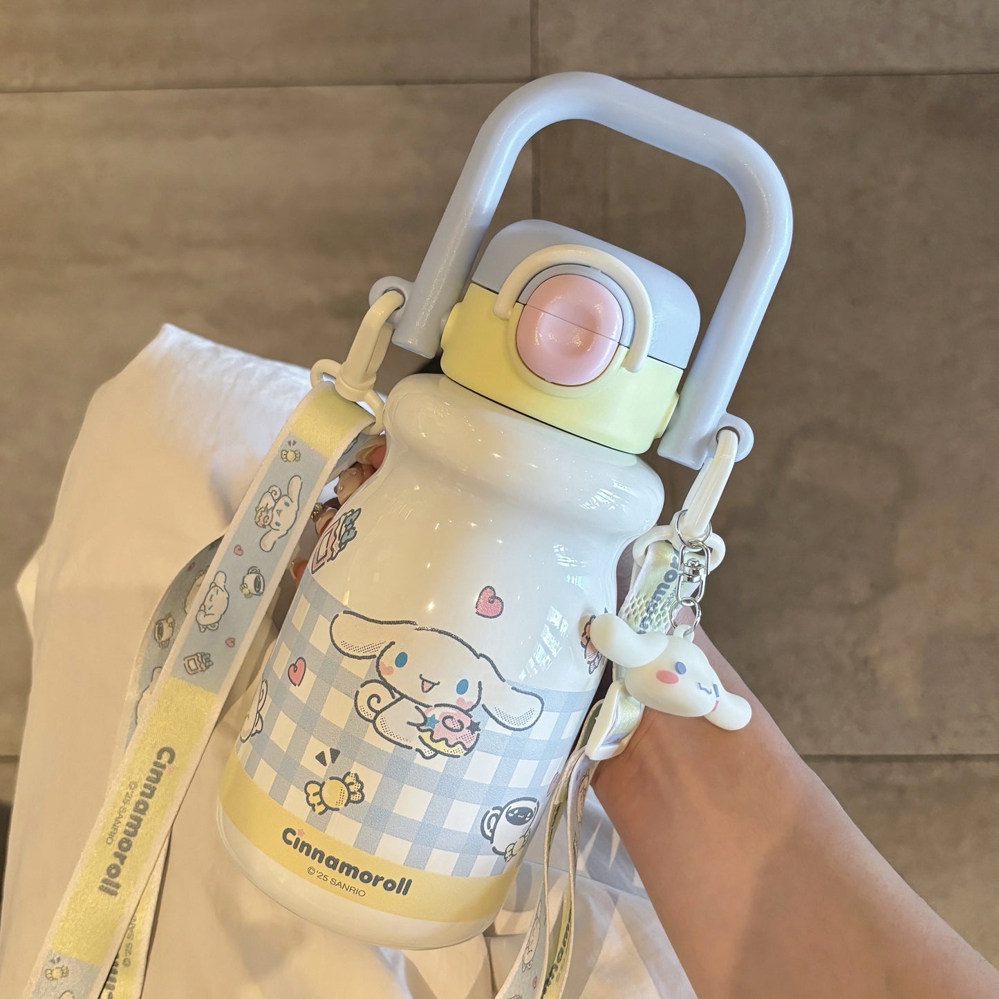 Damen Trinkflasche mit stylishem Kuromi-Design Karnz