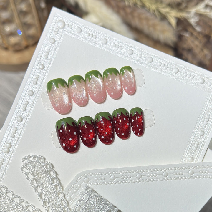 Künstlerisches Erdbeerdesign Press-On Nagelset Karnz