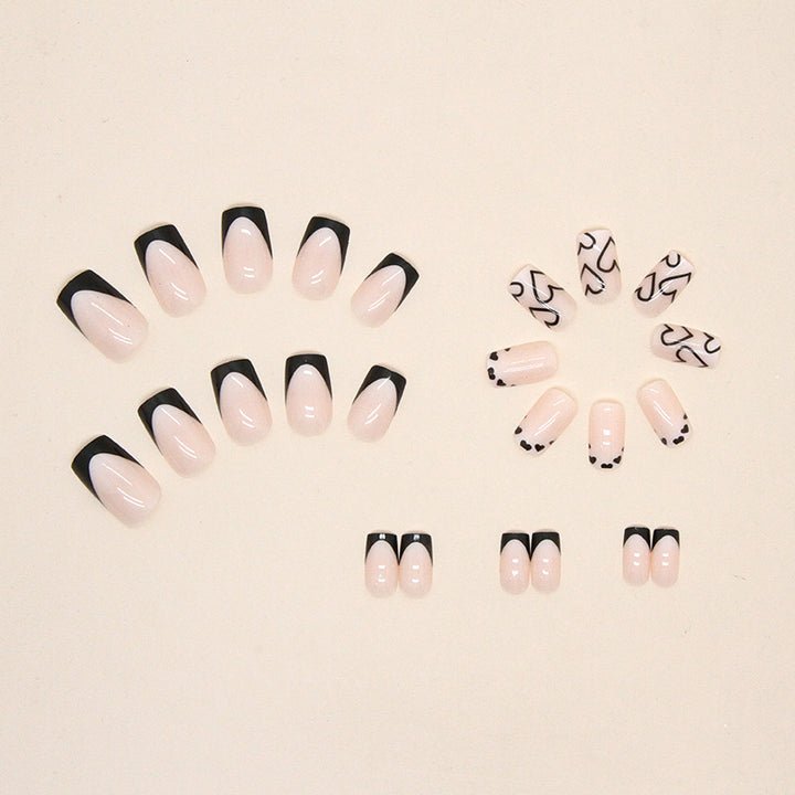 Herz-inspiriertes Press-On-Nageldesigns Karnz