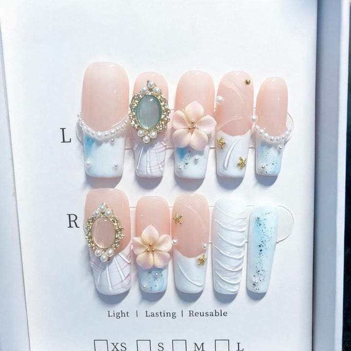 Blumenverzierte Press-On Nagelset