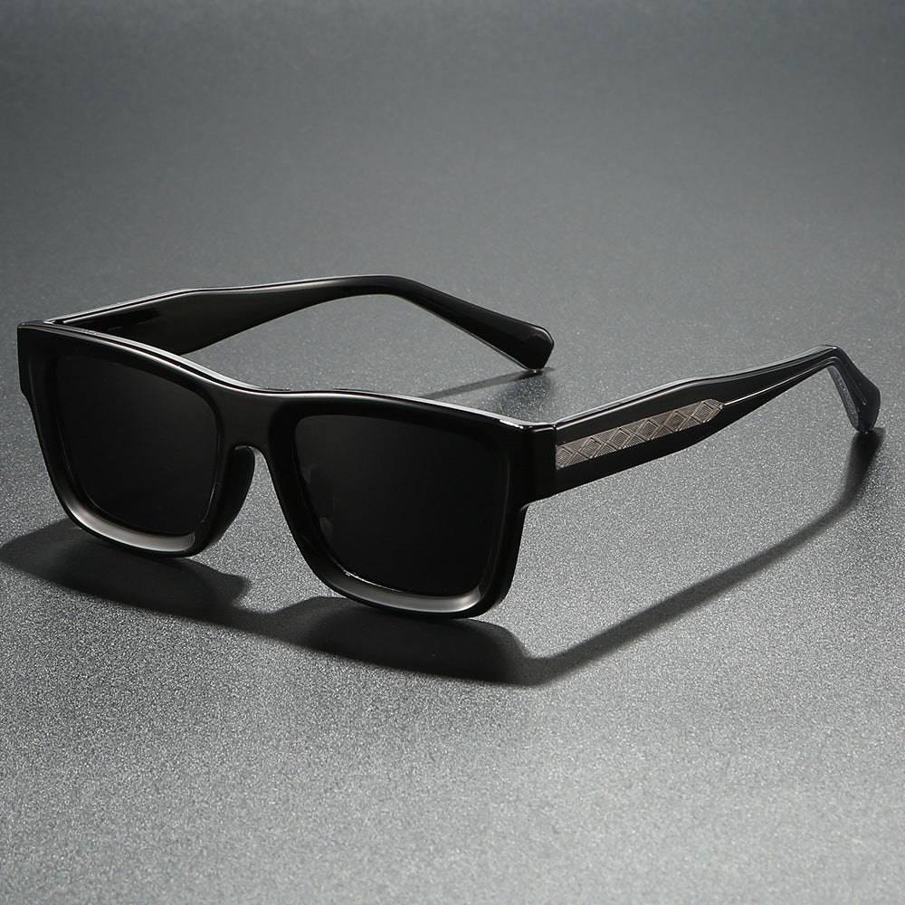 Damen Sonnenbrille im urbanen, kantigen Design mit metallischen Akzenten Karnz