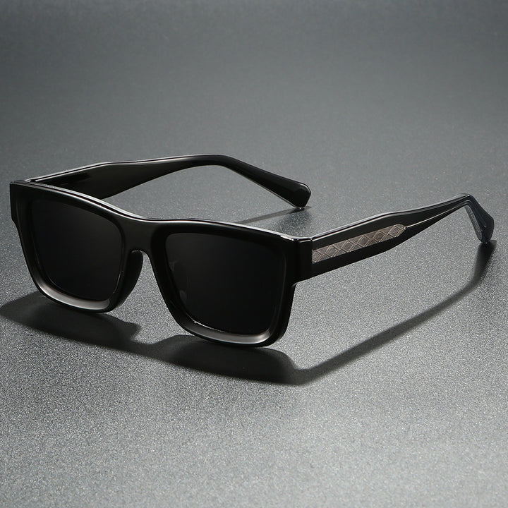 Damen Sonnenbrille im urbanen, kantigen Design mit metallischen Akzenten Karnz