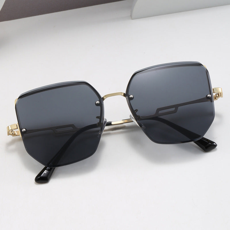 Damen geometrische Designer-Sonnenbrille mit verspiegelten Gläsern Karnz