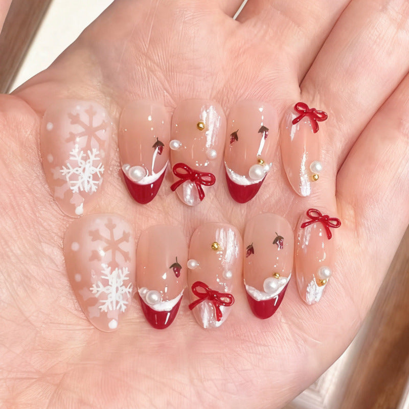 Festliche, von den Feiertagen inspirierte Press-On Nagelkunst