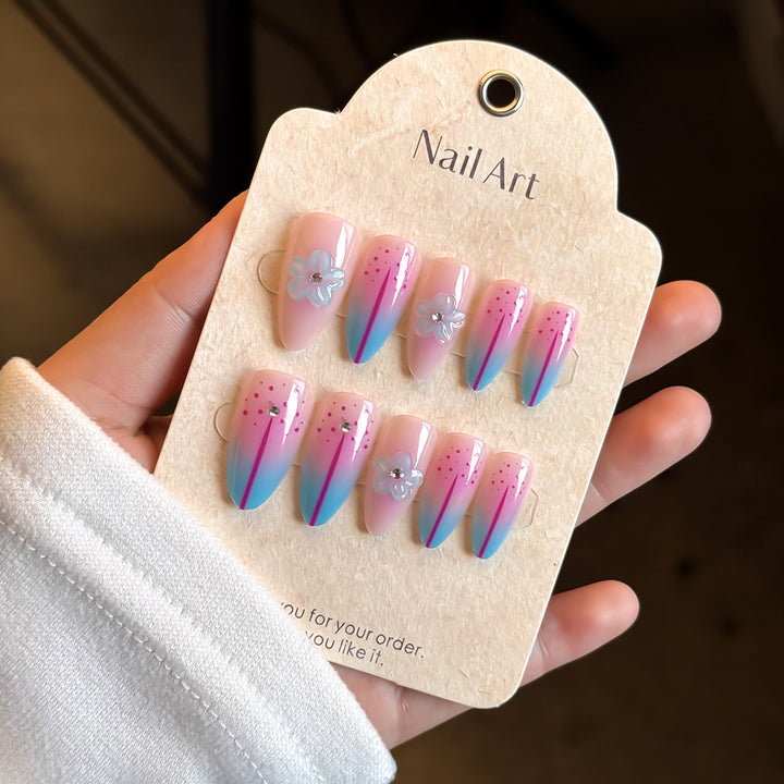 Künstlerische Floral-Beschmückte Press-On Nagelkollektion Karnz