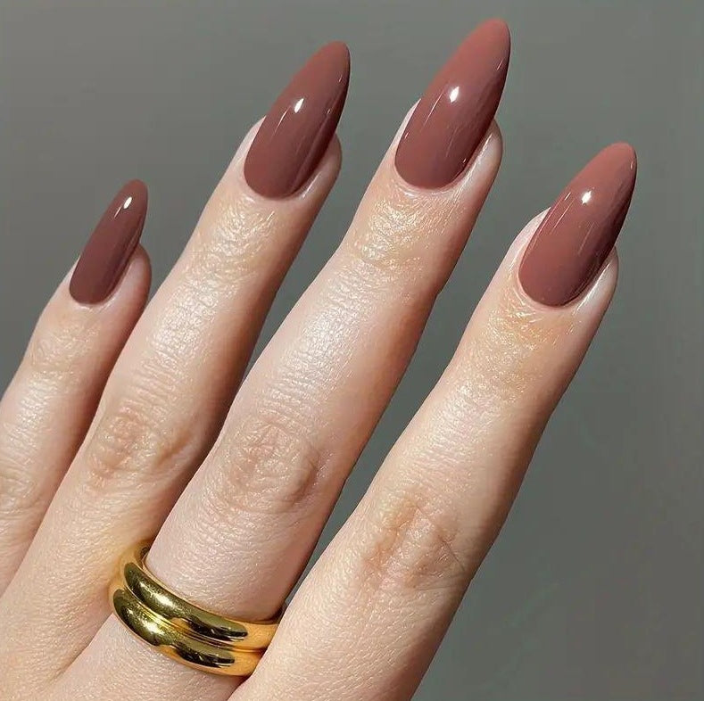 Elegante Mandel-förmige Nagelverlängerungen Karnz