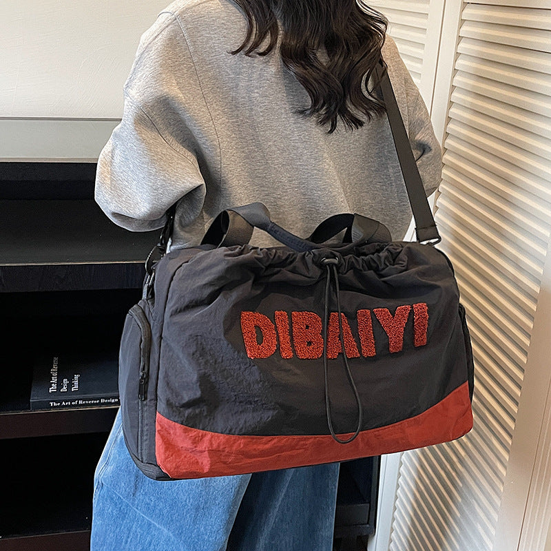 Stylische Sportreise-Tasche
