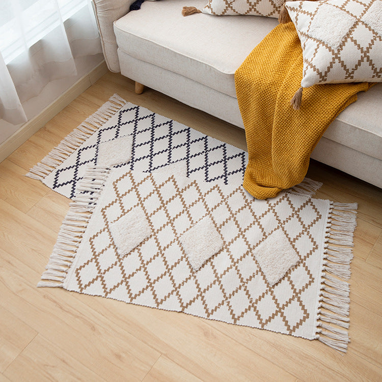 Flacher Boho-Teppichläufer aus Baumwollmischgewebe mit geometrischem Hexagon‑Tufting und dekorativem Fransenrand