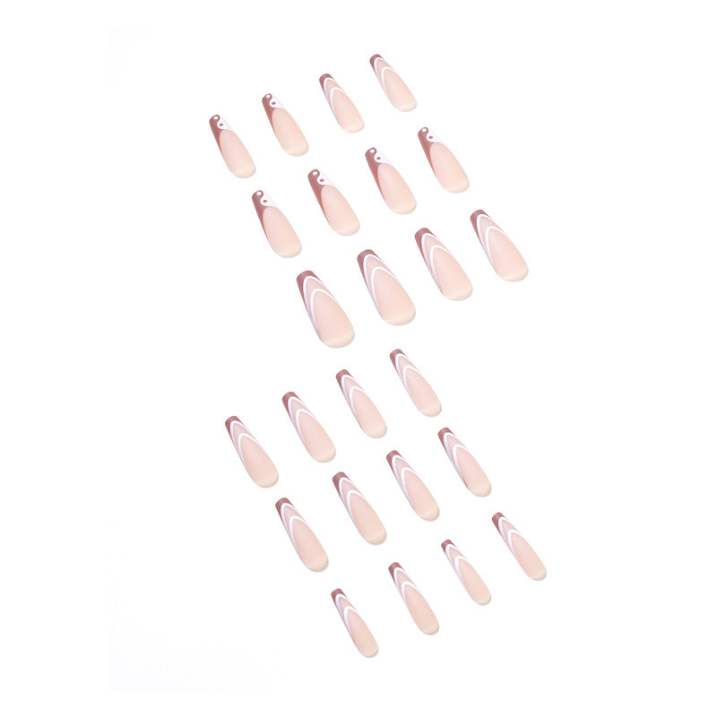 Elegante Nagelverlängerungen mit kunstvoller Wellen-Design Karnz