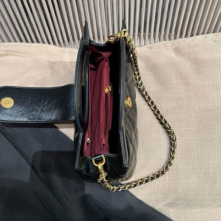 Gepolsterte elegante Handtasche Karnz