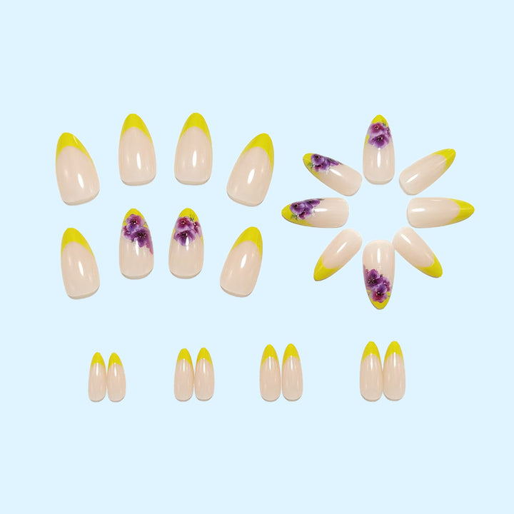 Kunstnägel mit farbenfrohem Blüten-Design Karnz
