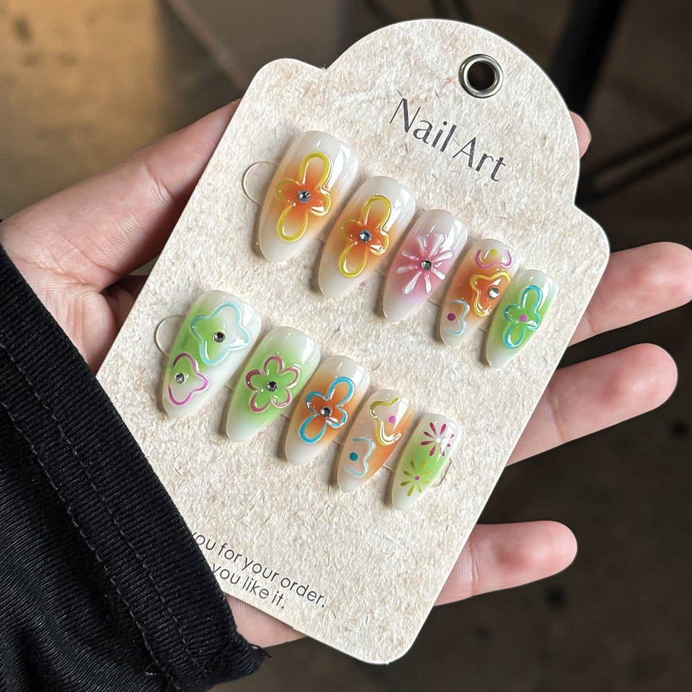 Künstlerisches Floral Press-On Nails Kit Karnz