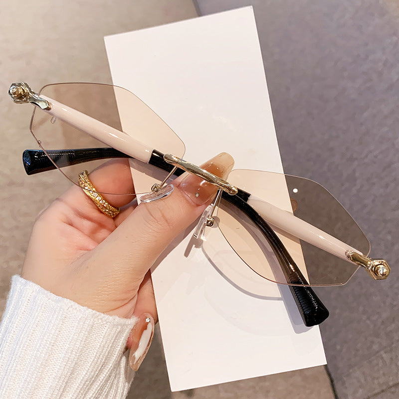 Damen futuristische Sonnenbrille mit übergroßem rechteckigem Rahmen Karnz