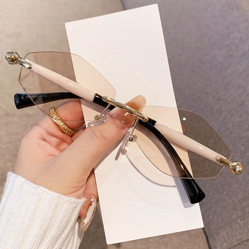 Damen futuristische Sonnenbrille mit übergroßem rechteckigem Rahmen Karnz