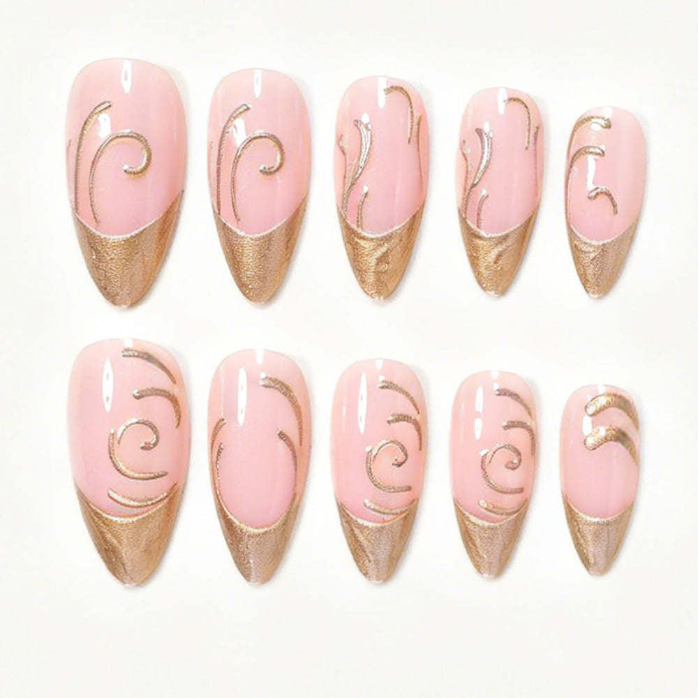 Elegante goldakzentierte Press-On-Nagelkunst Karnz