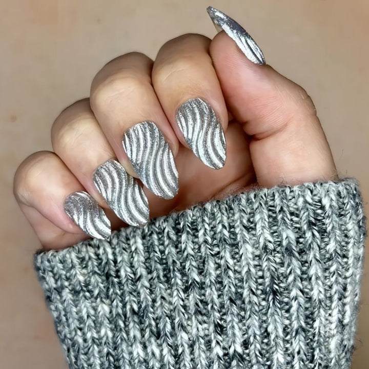 Skulptierte Press-On Nagelkunst Karnz
