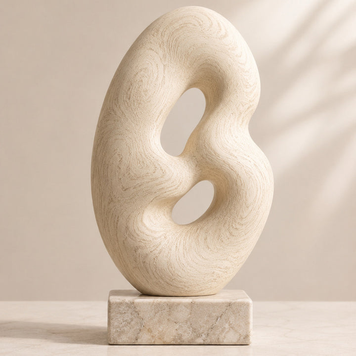 Abstrakte dekorative Steinskulptur