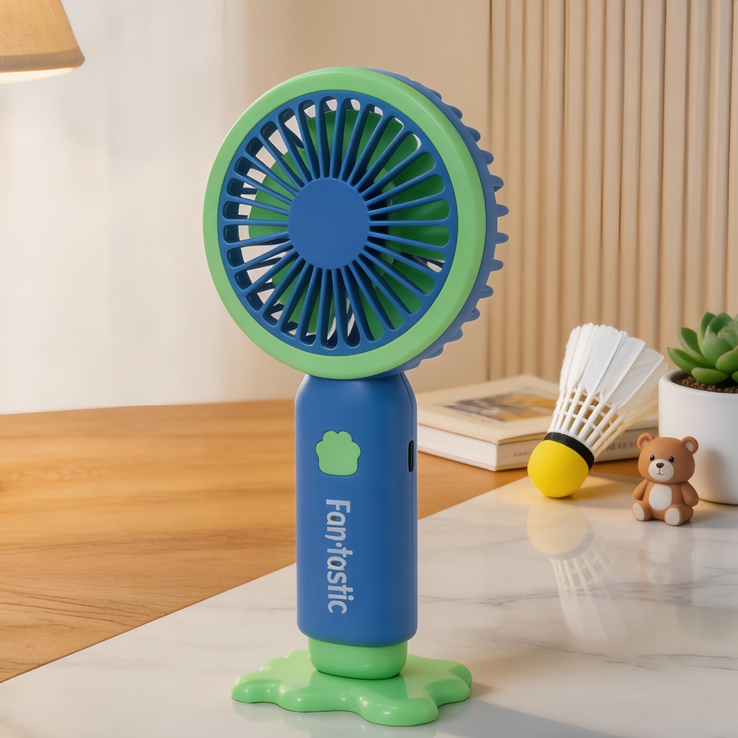 Damen Tragbarer Mini-Ventilator mit Sprühfunktion und USB-Ladeoption Karnz