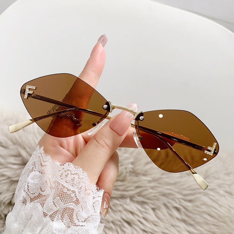 Damen Cat-Eye Design Sonnenbrille mit eleganten Akzenten Karnz