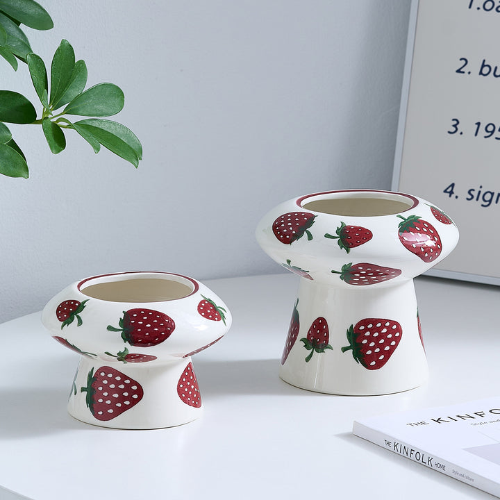 Keramikvase mit Erdbeermuster Karnz