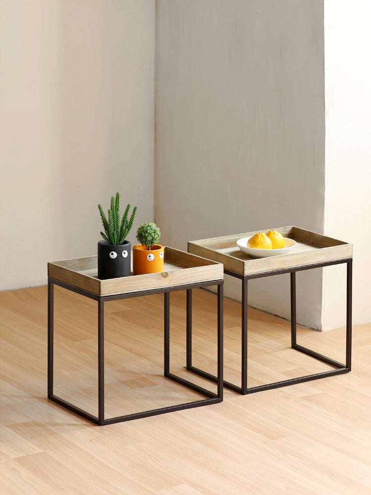 Moderner Beistelltisch mit Holztablett Karnz