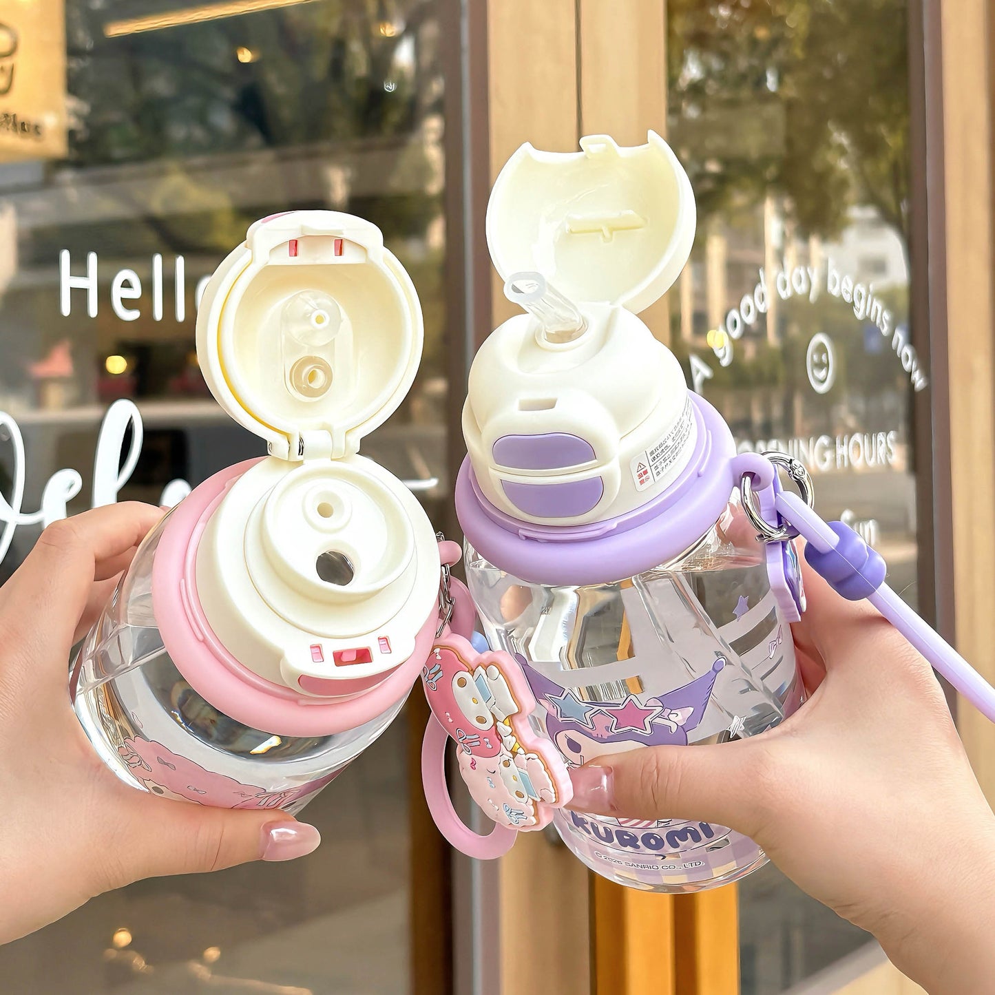 Damen Trinkflasche mit praktischem Silikon-Trinkhalm und süßem Motiv Karnz