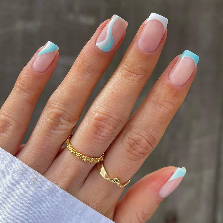 Kreative Acryl-Nägel mit eleganten Pastellmotiven Karnz