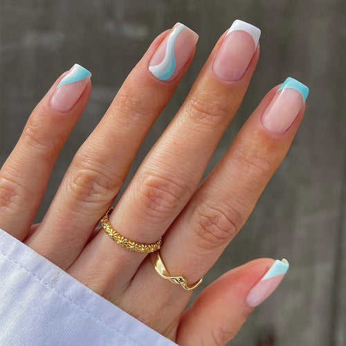 Kreative Acryl-Nägel mit eleganten Pastellmotiven Karnz