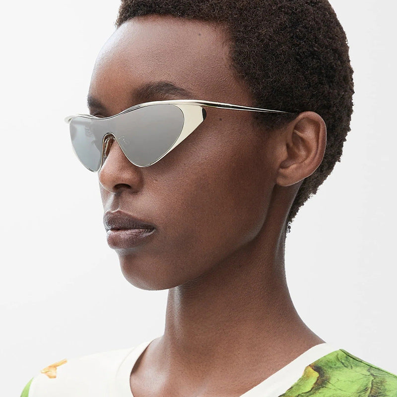 Damen extravagant geformte Sonnenbrille mit schützendem UV-Filter Karnz