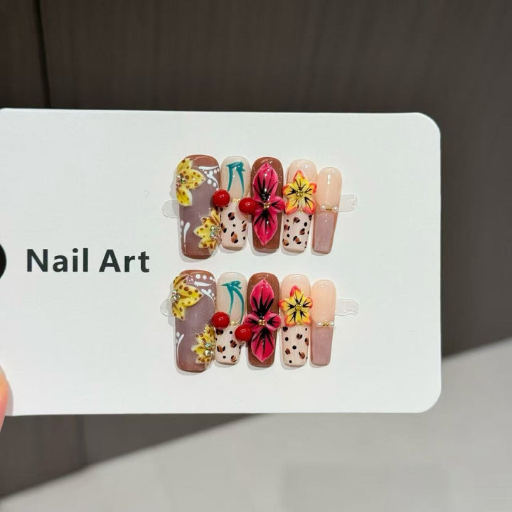 Blumenmuster-Nagelkunst-Designset