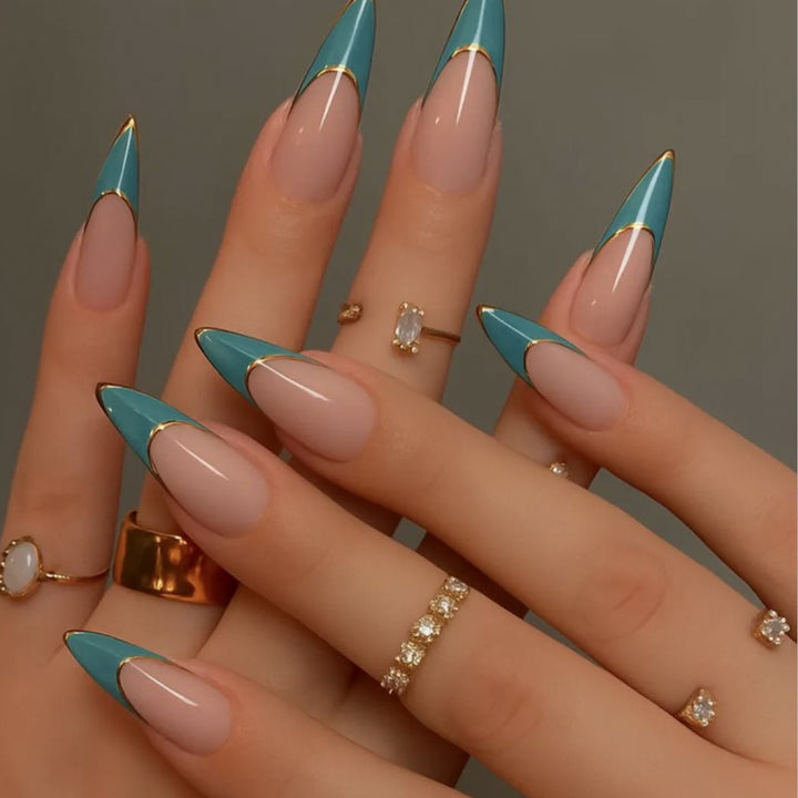 Elegante Stiletto-Nagelerweiterungen Karnz