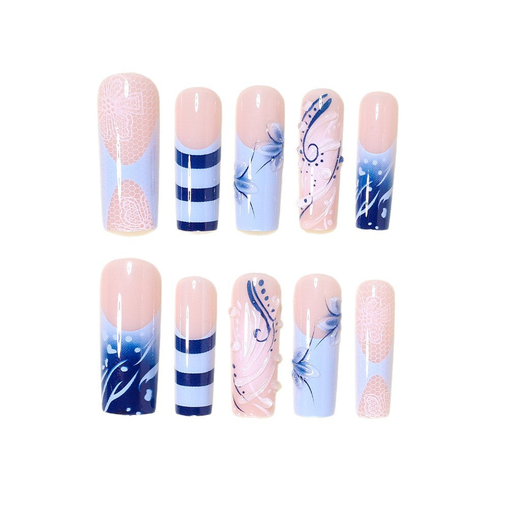 Künstlerisches Nageldesign-Set mit von Ozean inspirierten Akzenten Karnz