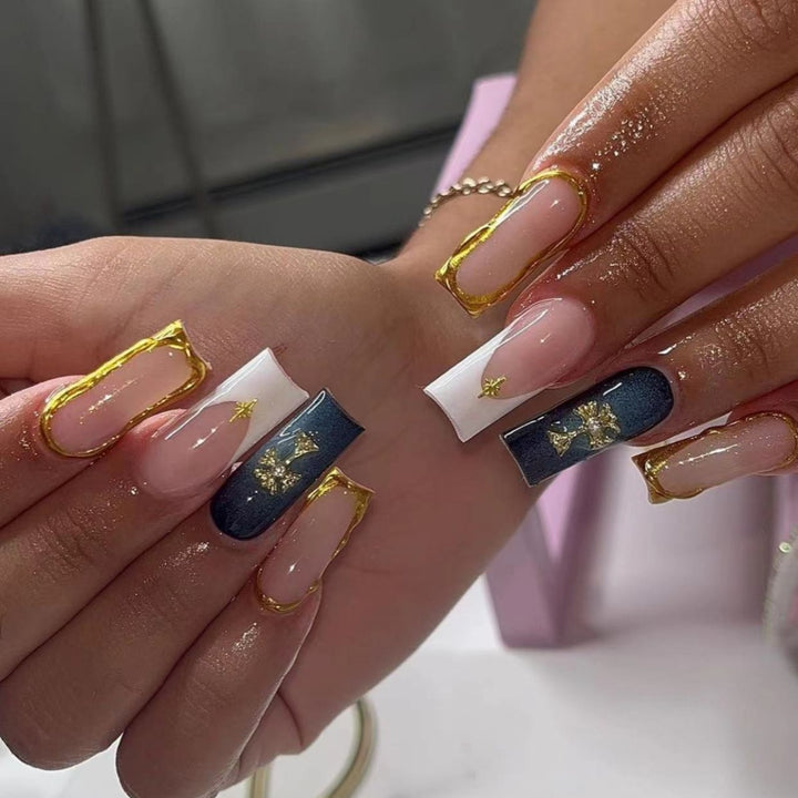 Elegante mit Strass verzierte Nagelverlängerungen Karnz