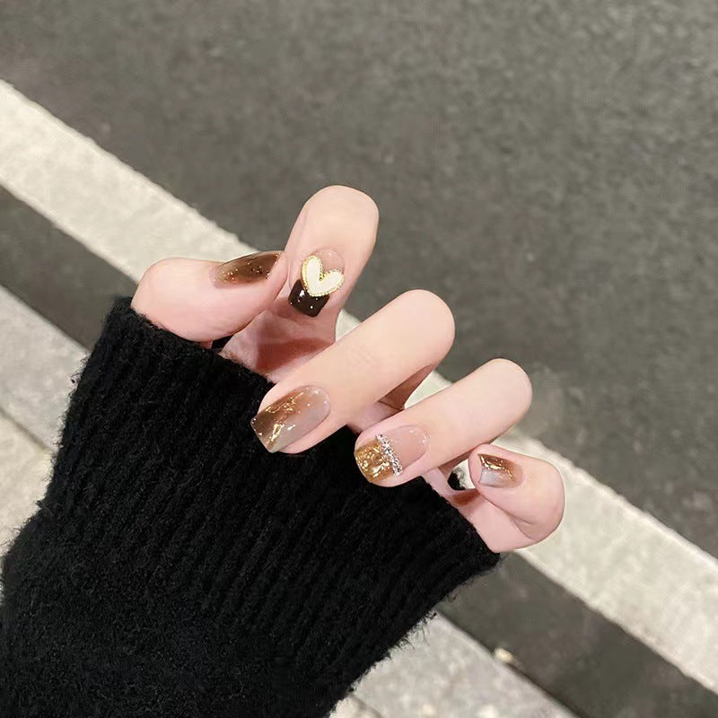 Exquisite Glitzer-Nagelkunst Karnz