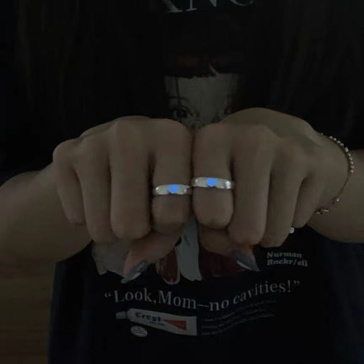 Stilvoller Ring mit Herzmotiv Karnz