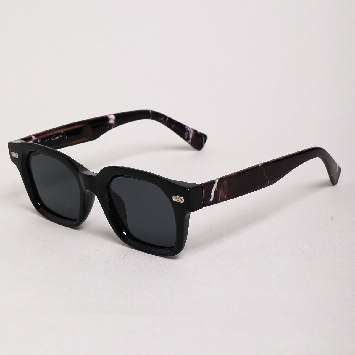 Damen Sonnenbrille im trendigen Retro-Design Karnz