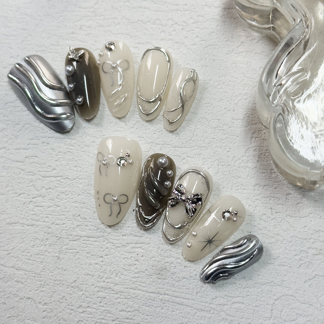 Künstlerisches Nageldesign Karnz