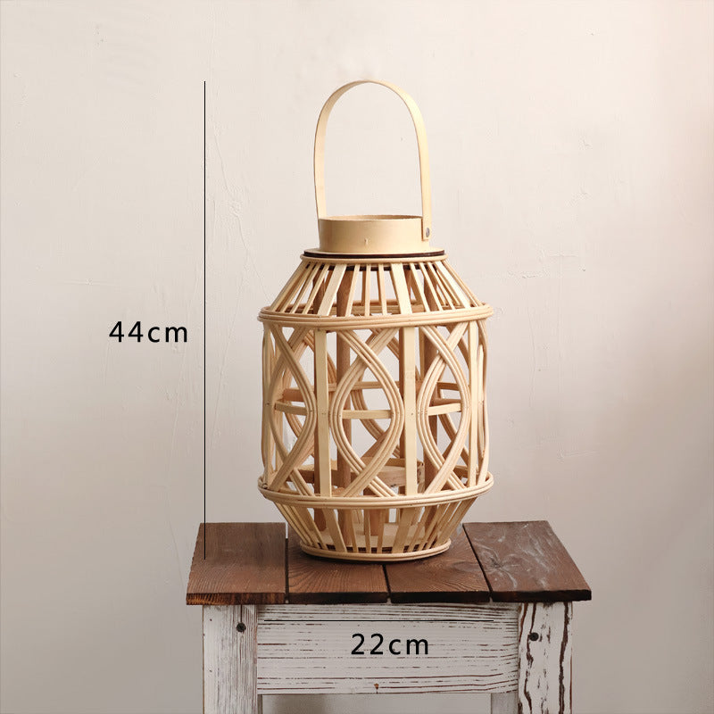 Handgefertigte Laterne aus Rattan Karnz