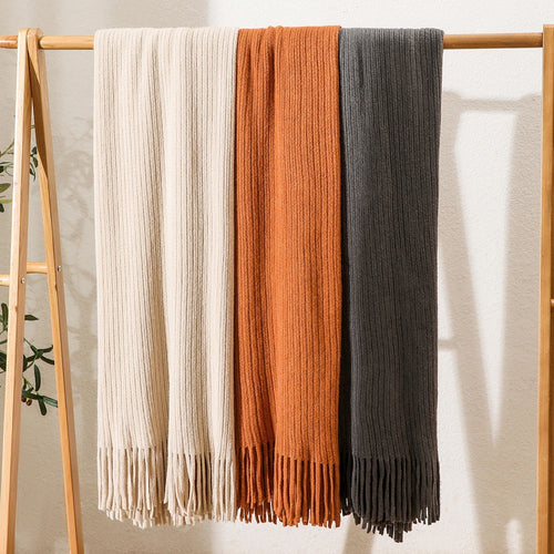 Gemütliche gestrickte Wurfdecke