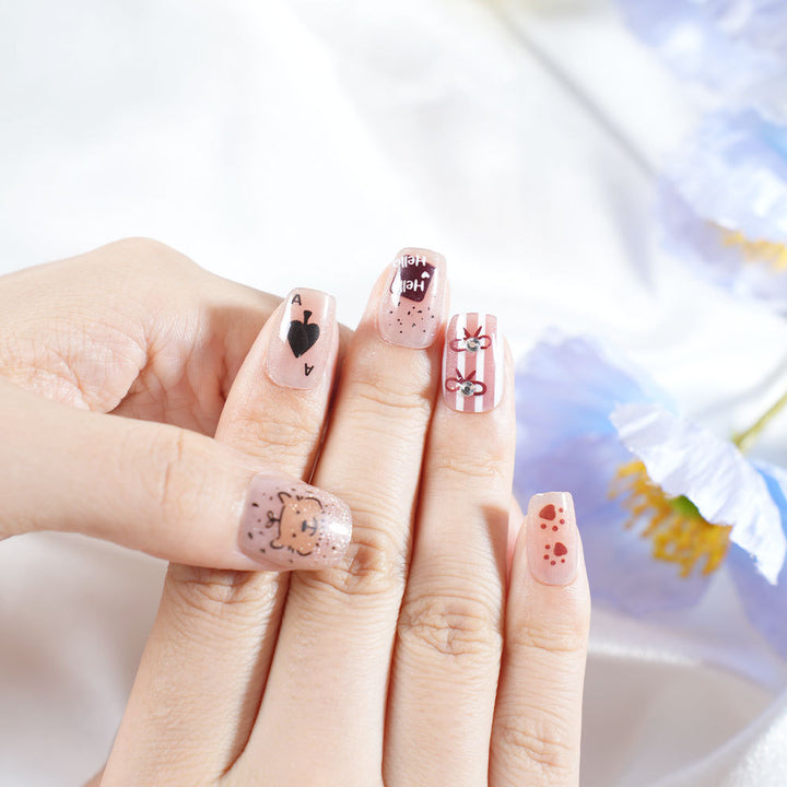 Verspielt thematisiertes Press-On Nagelset Karnz