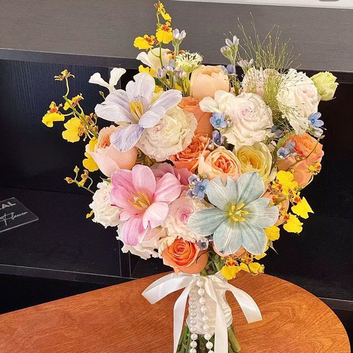 Eleganter künstlicher Blumen Brautstrauß
