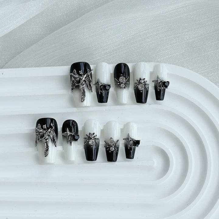 Herz dekoriertes Press-On Nagelset