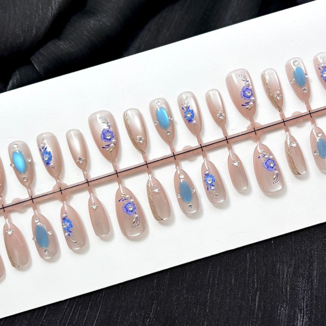 Elegante Blumen-Design Press-On Nail Kollektion
