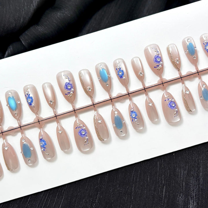 Elegante Blumen-Design Press-On Nail Kollektion