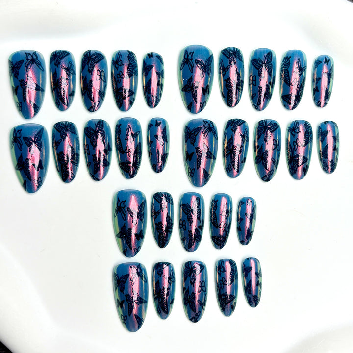 Künstlerisches Press-On Nagelkunstset mit Schmetterlingsdesign