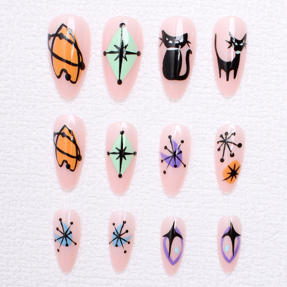 Kunstnagelset mit künstlerischen Halloween-Motiven Karnz