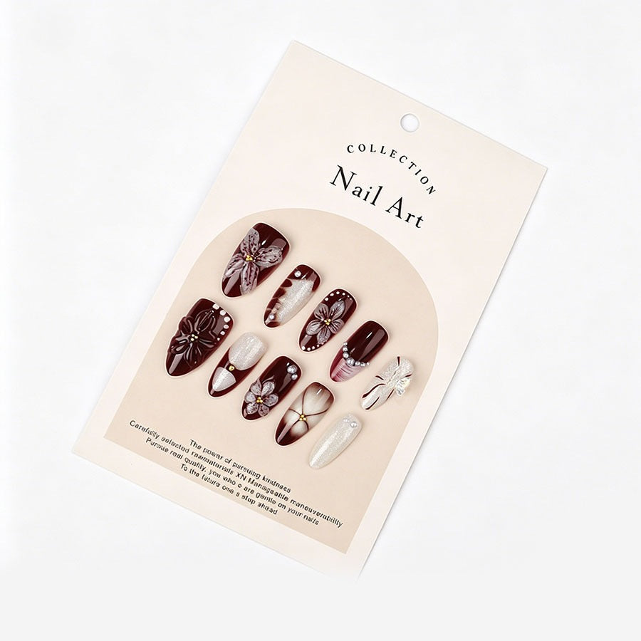 Elegante Künstliche Nail Art mit floralem Design und 3D-Verzierungen Karnz